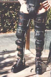 legbracecuir1.jpg