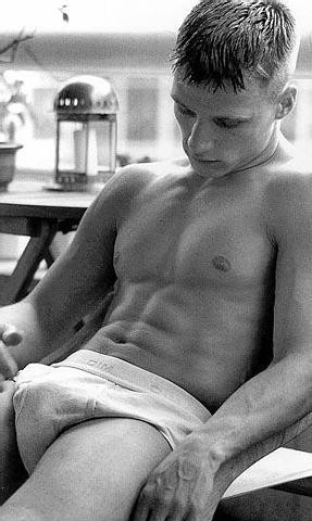 gay_gay___briefs_sitting_underwear.jpg
