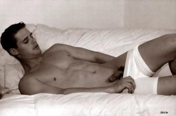 gay_gay_porn-_bw_undressing__1_.jpg
