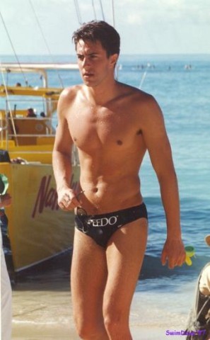 photos_gay_mec_gay_en_maillot.jpg