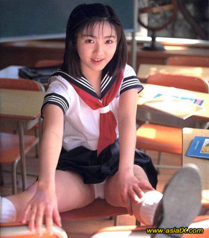 ecoliere-asiatique-09_1_.jpg
