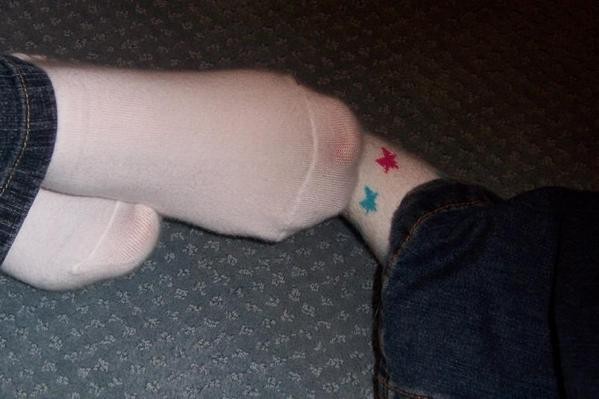20050612footsywithsandyhaha7kr.jpg