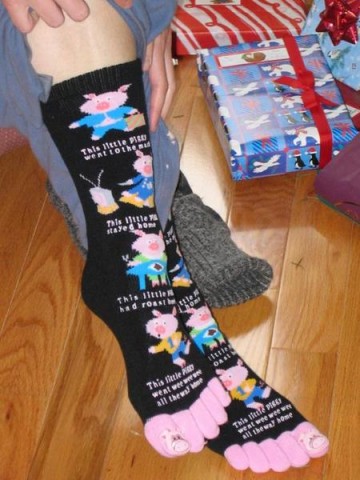 41936525_thislittlepiggysocks.jpg