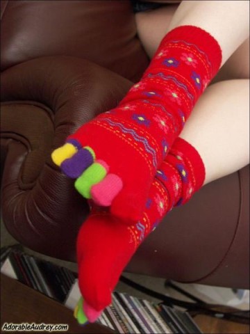 adorable-audrey-toesocks-0440.jpg