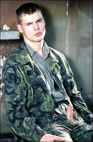 gay-uniformes03.jpg