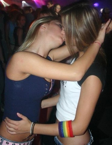 sillygirlfriends002.jpg