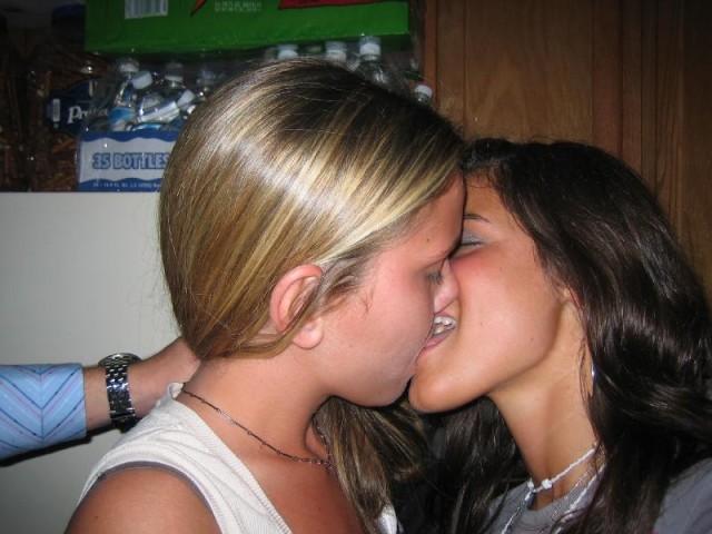 sillygirlfriends002w.jpg