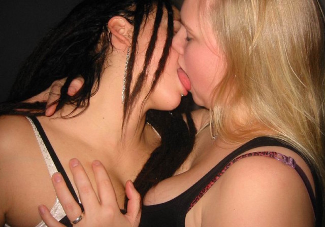 sillygirlfriends003.jpg