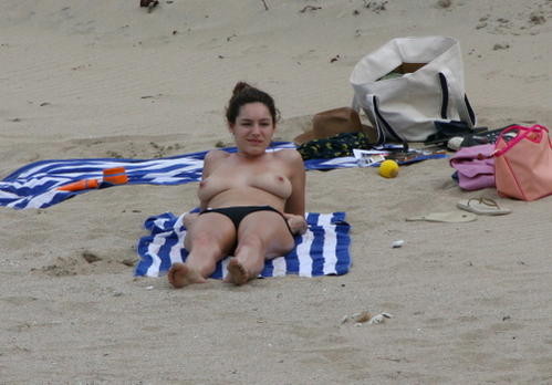 kelly brook topless candids