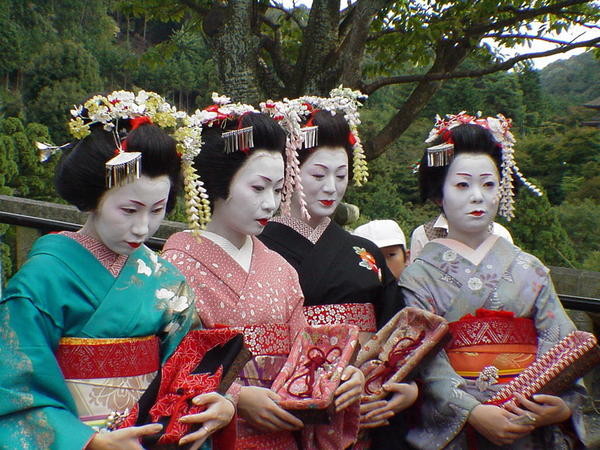 geisha-girls.jpg