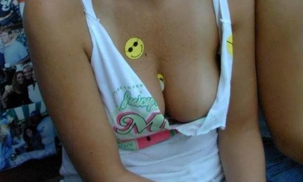 candid-downblouse-and-oops-serie1-020.jpg