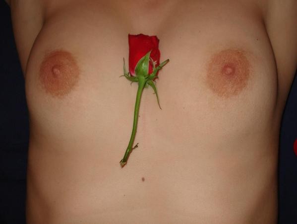 une-rose-sur-ta-peau-d.jpg