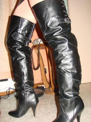 bottes-_-jupe-015-_resolution-de-l--ecran_.jpg