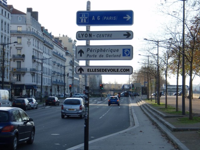 panneau-lyon.jpg