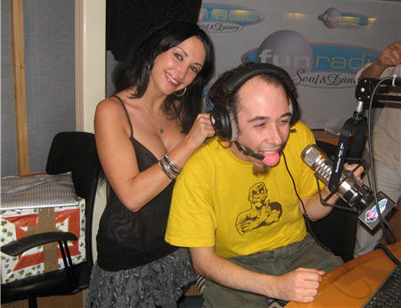 ana-chez-fun-radio.jpg
