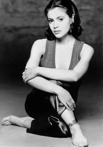 Alyssa-Milano-C--23-.jpg