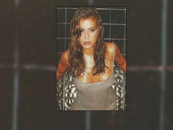 Alyssa-Milano-C--42-.jpg