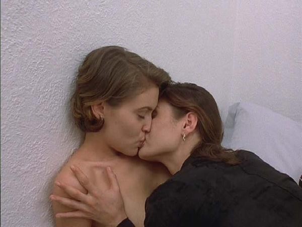 Alyssa-Milano-vidcaps-1996--26-.jpg