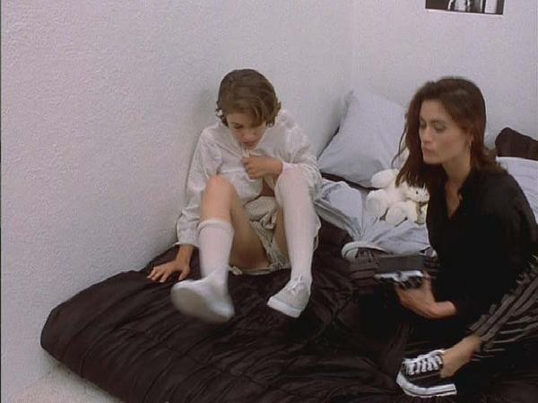 Alyssa-Milano-vidcaps-1996--36-.jpg