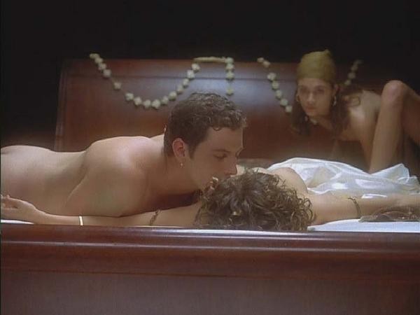 Alyssa-Milano-vidcaps-1996--44-.jpg