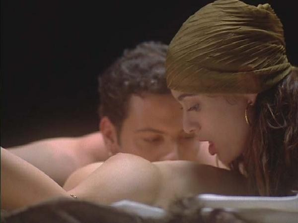 Alyssa-Milano-vidcaps-1996--46-.jpg