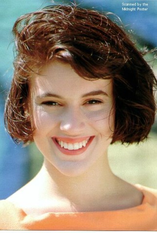 Alyssa-Milano-A--11-.jpg