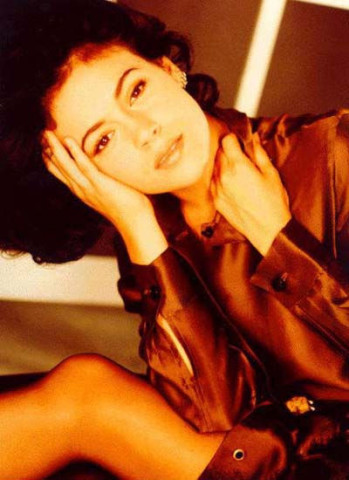 Alyssa-Milano-A--69-.jpg