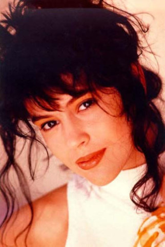 Alyssa-Milano-A--82-.jpg