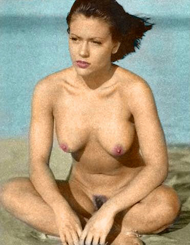 Alyssa-Milano-nue--27-.jpg