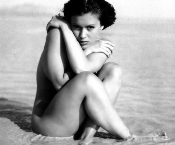 Alyssa-Milano-nue--36-.jpg