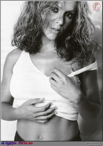 Alyssa-Milano-K--10-.jpg