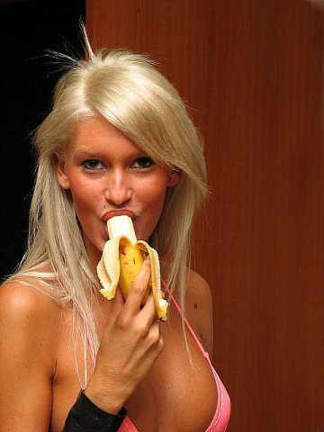 Brigitta-Bulgari-aka-Brigitte-Bui-nue--17-.jpg