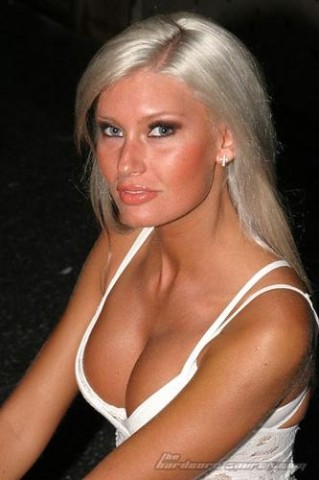 Brigitte-Bui-sexy--12-.jpg