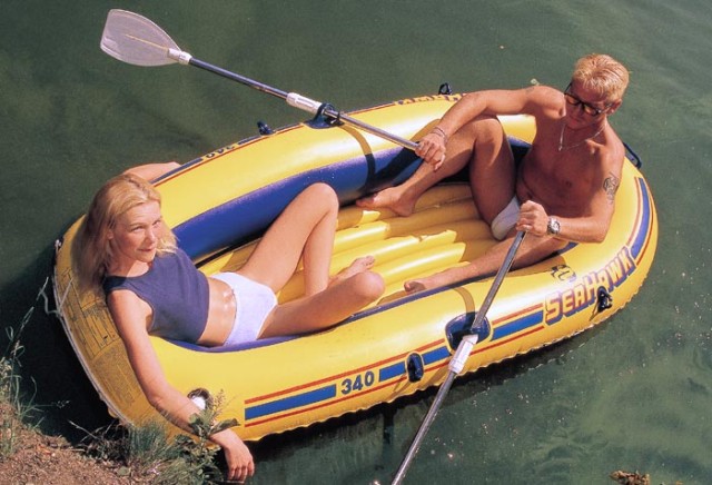 Camilla-Krabbe-aka-Linda-Blonde-Duo-in-a-yellow-boat--2-.jpg