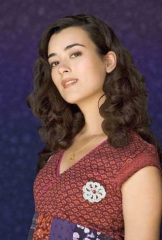Cote-de-Pablo-sexy--15-.jpg