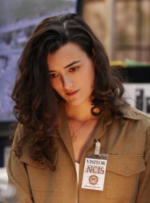 Cote-de-Pablo-sexy--29-.jpg
