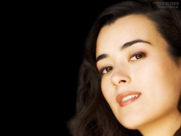 Cote-de-Pablo-sexy--4-.jpg