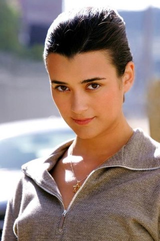 Cote-de-Pablo-sexy--6-.jpg