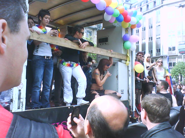 gay-pride-200900568.jpg