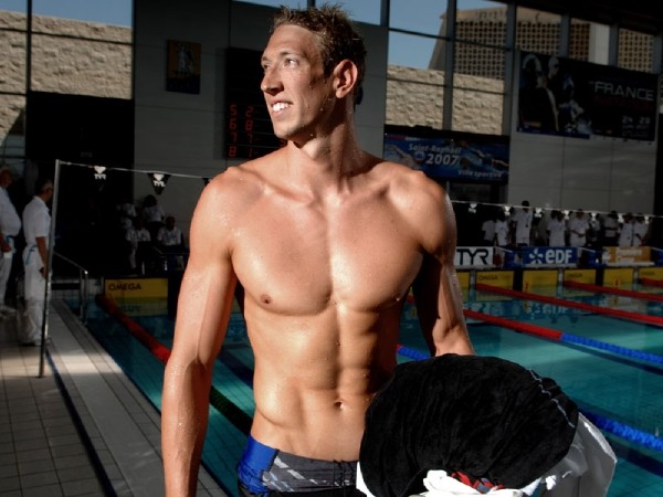 8905a-natation_alain_bernard_affole_les_records.jpg