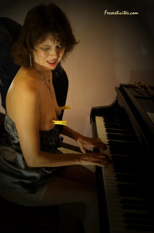 BDSM soumise piano cours et leçons 12