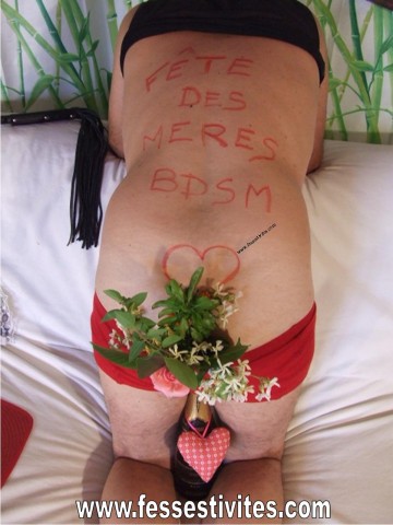 Cadeau fête des mères et chasteté