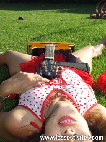 21 juin fête de la musique photo fille guitare