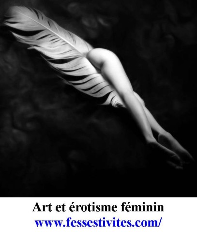 Art érotisme féminin  femme plume