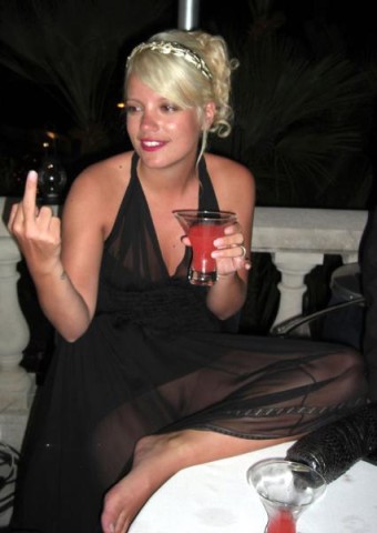 cannes_2008_oops_Lily_Allen_sans_culotte.jpg