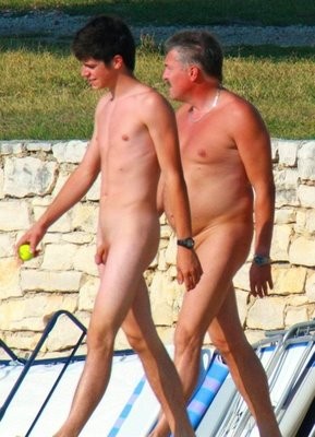 naturistes---la-plage8.jpg