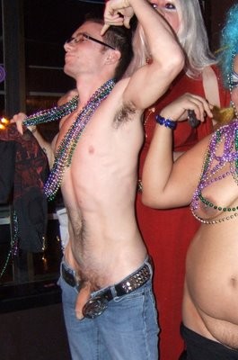 cute-guy-exposure-at-party05.jpg