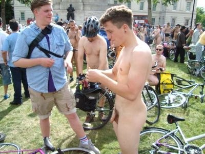 naked-with-my-bike13.jpg