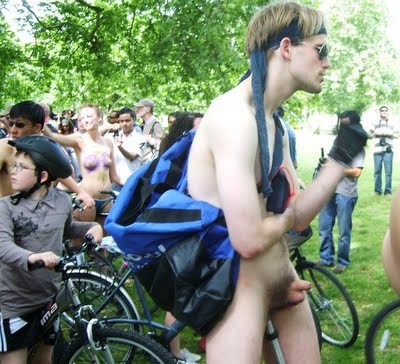 world-naked-bike-ride-edtion-2009-16.jpg
