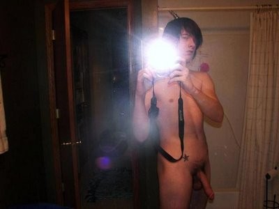 oops-i-am-naked-over-the-internet10.jpg
